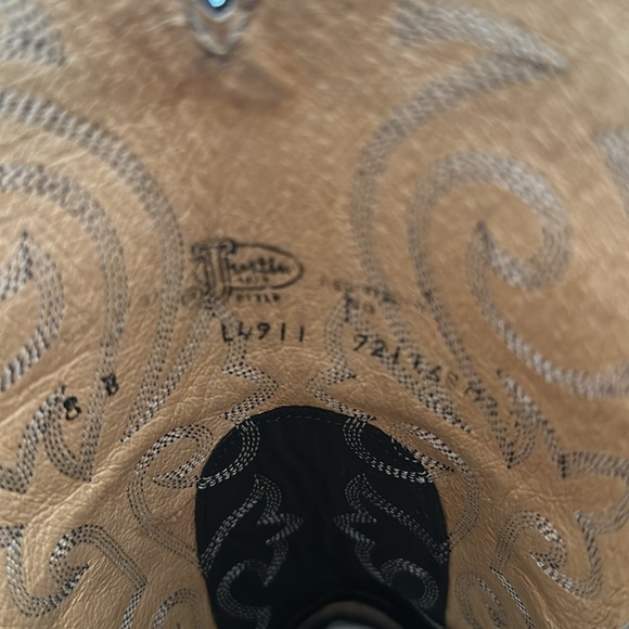 Justin Black Leather Pointed Toe Cowboy Boots - Picture 7 of 7